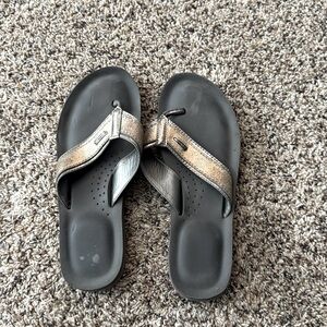 Coach flip flops